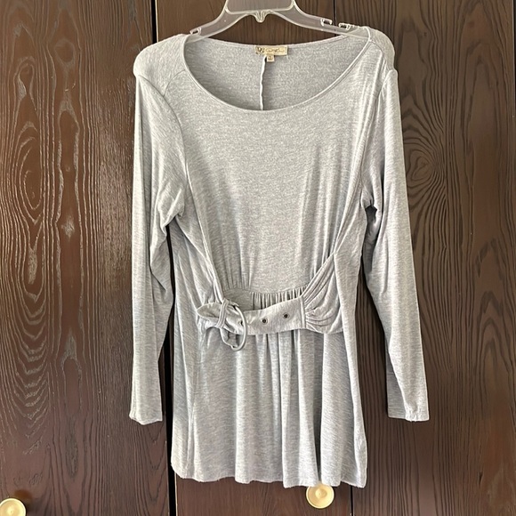 DG2 gray soft, top with belted design in front. Size Small - Picture 1 of 7